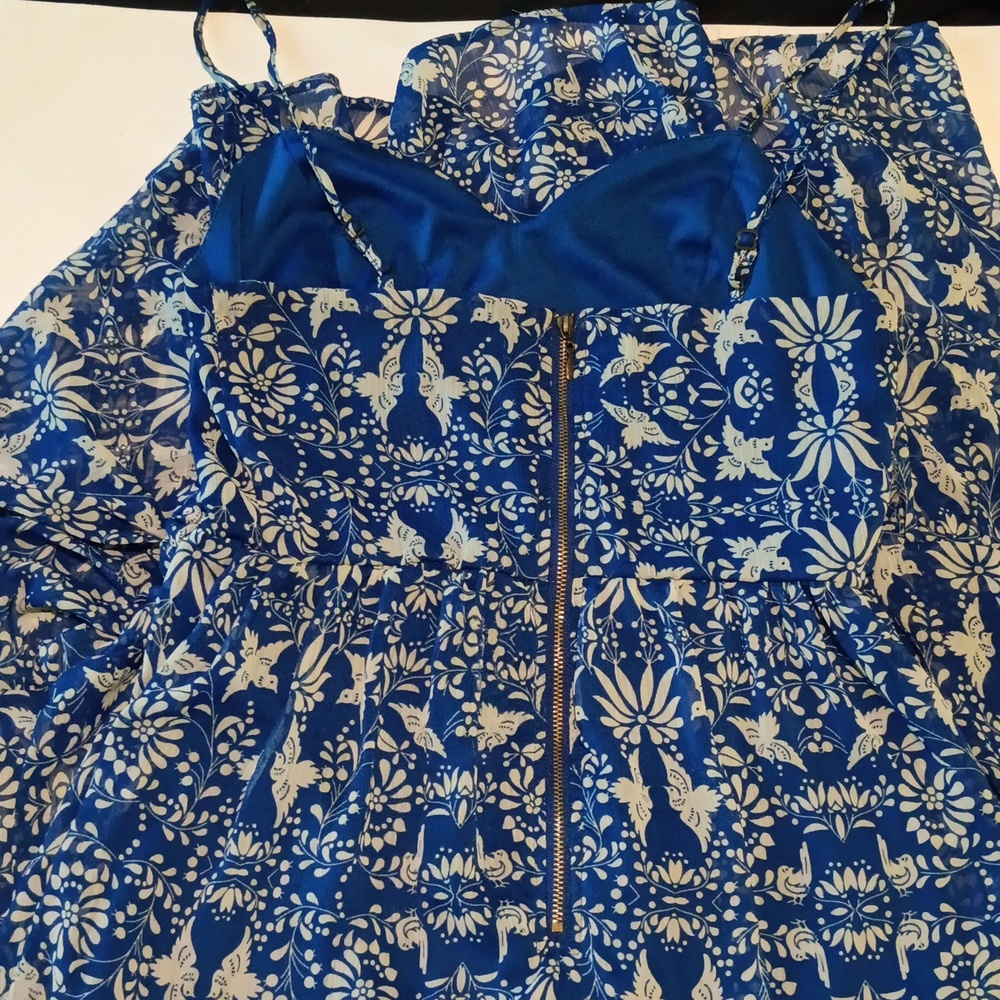Dress - Picture 2 of 3